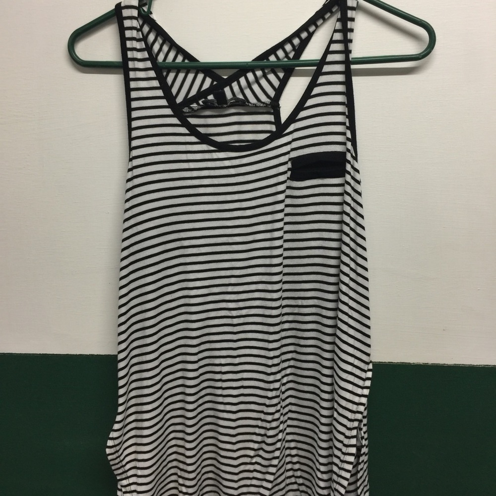 Cable and Gauge medium long tank top