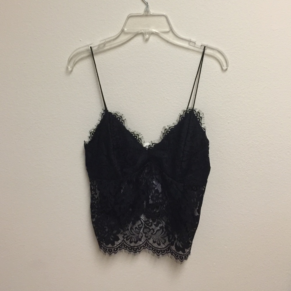 Lace cropped tank top