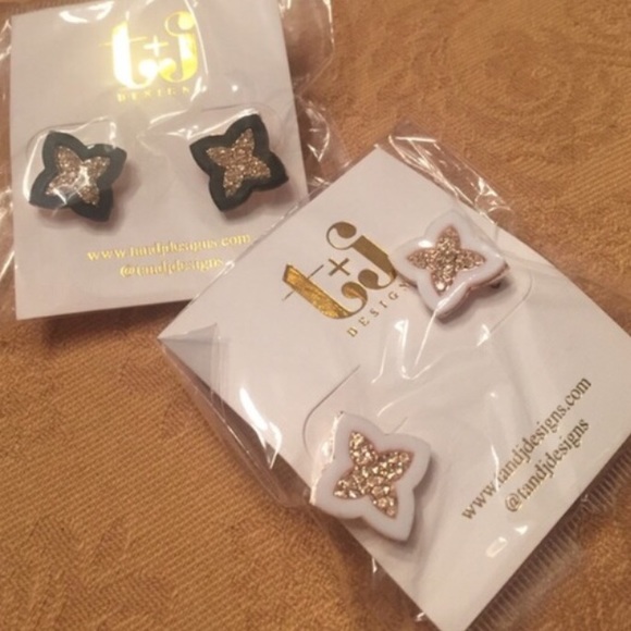 Black and Gold Stud Earrings - Picture 3 of 3