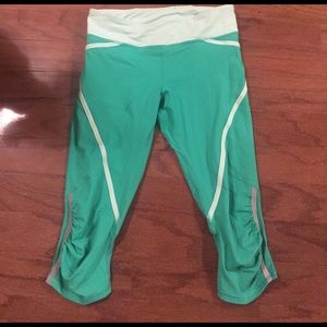 LuluLemon Crop Pants Size 6