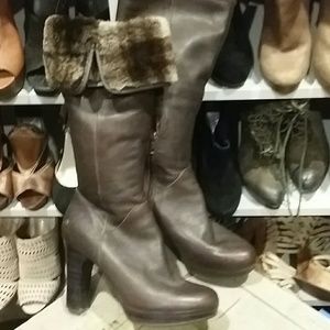 UGG adjustable Boots