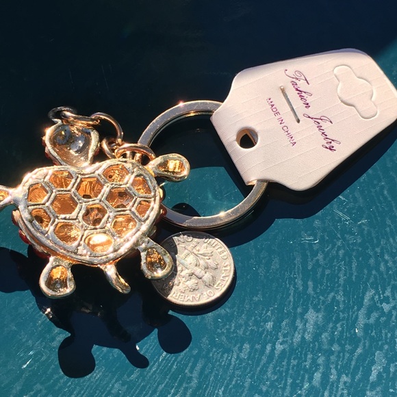 Daisy 🌼 adorned 🌸 turtle 🐢 with bling - Picture 3 of 4