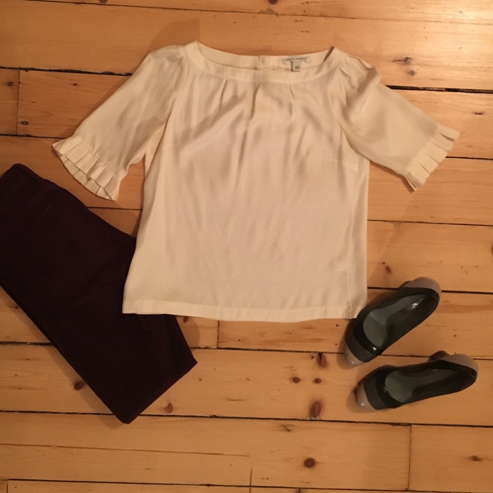 🌺🌸Banana Republic silk ruffle sleeve blouse