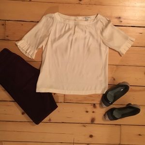 🌺🌸Banana Republic silk ruffle sleeve blouse