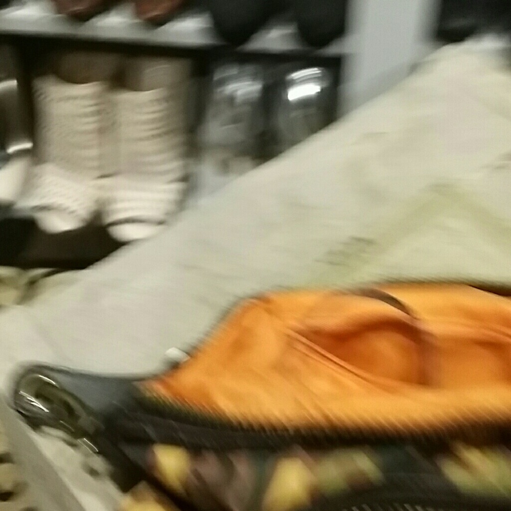 Handbag - Picture 2 of 3