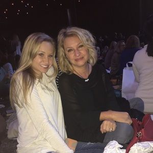 Meet your Posher, Christy