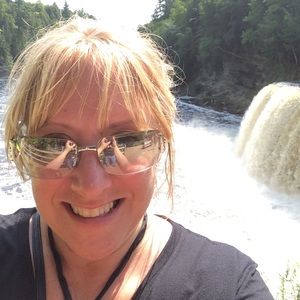 Meet your Posher, Deb