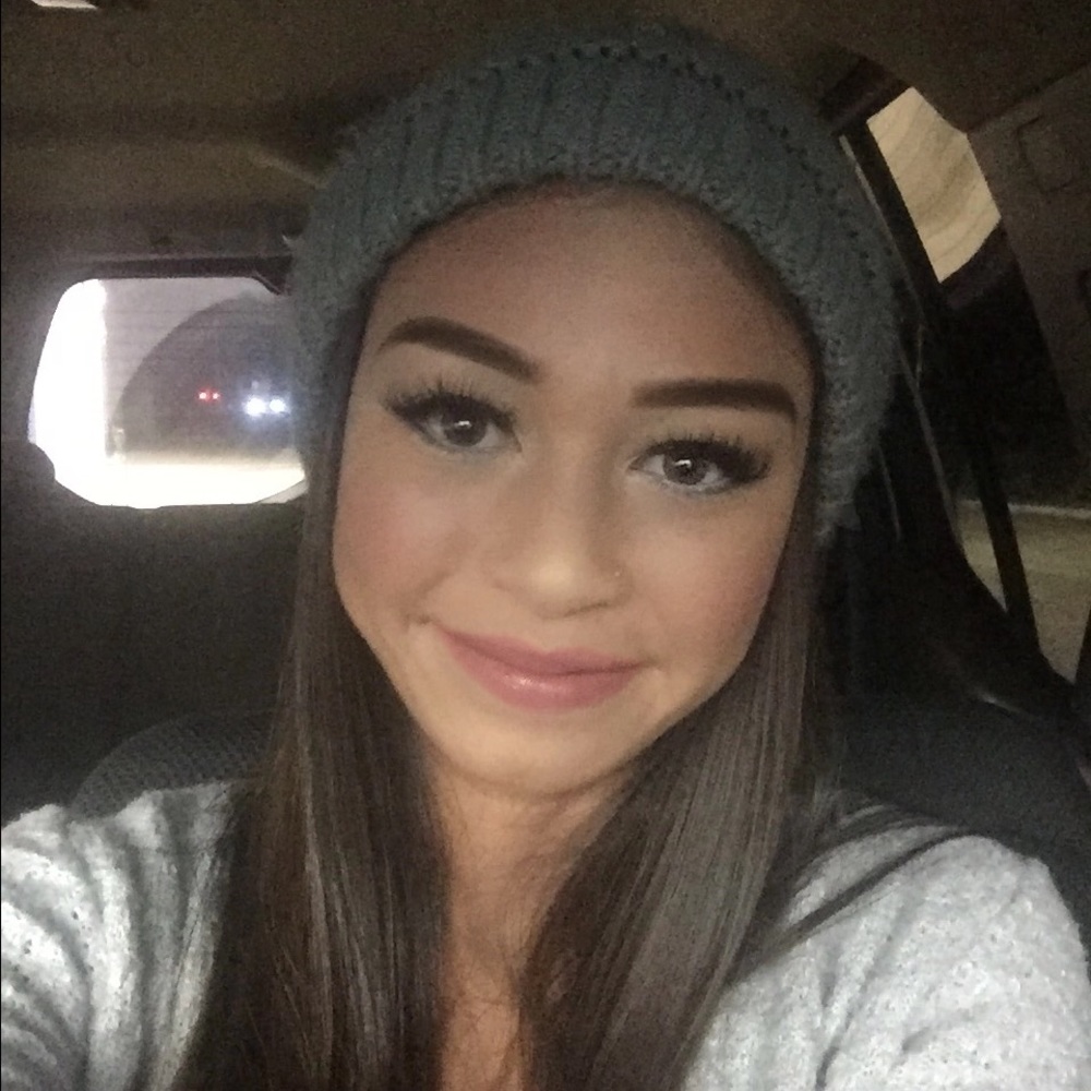 Meet your Posher, Nicole