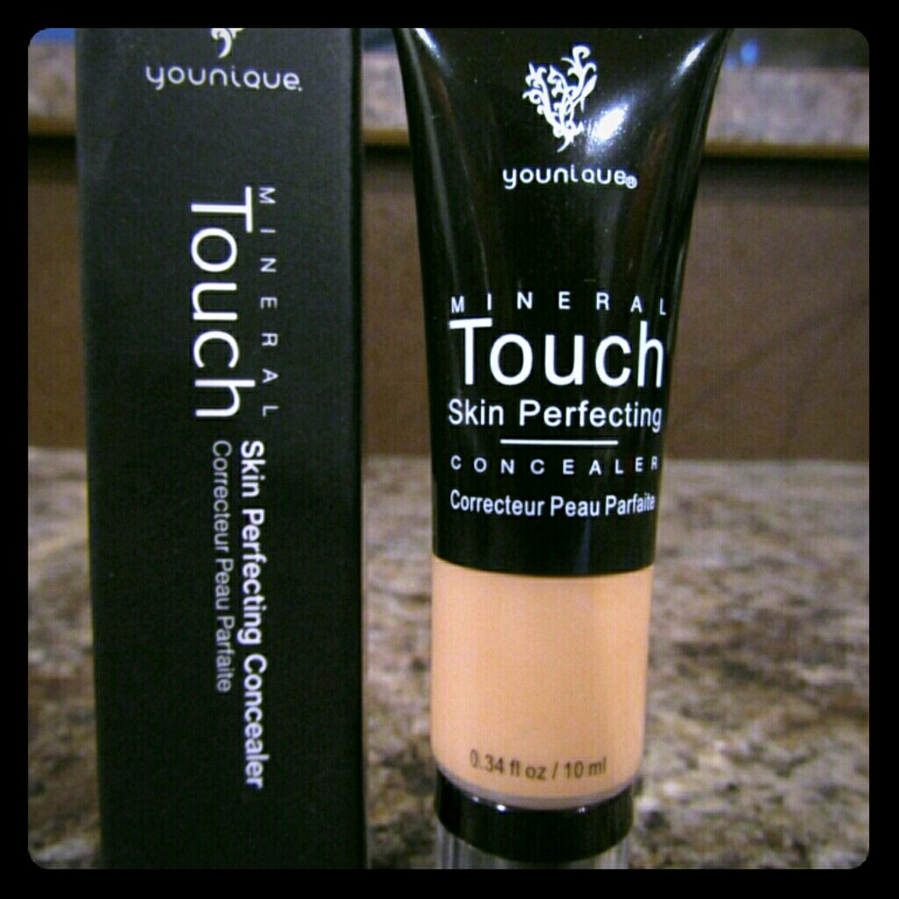 Younique concealer chiffon