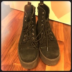 TUK creeper boots