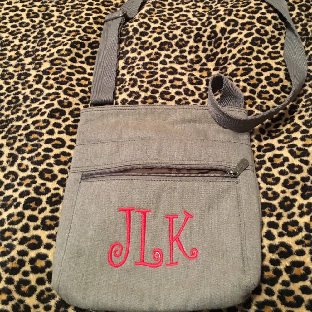 Thirty one crossbody. Barely used. Selling cheap