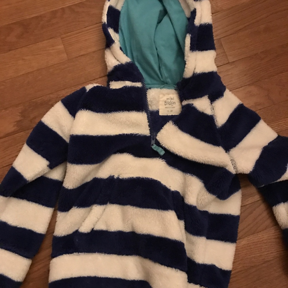 Size 5-6 girls plush mini boden hooded sweater