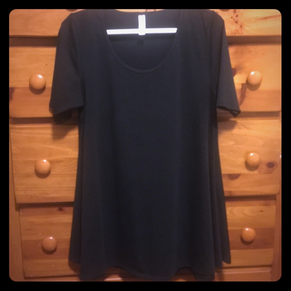 Lularoe perfect T, BLACK size medium