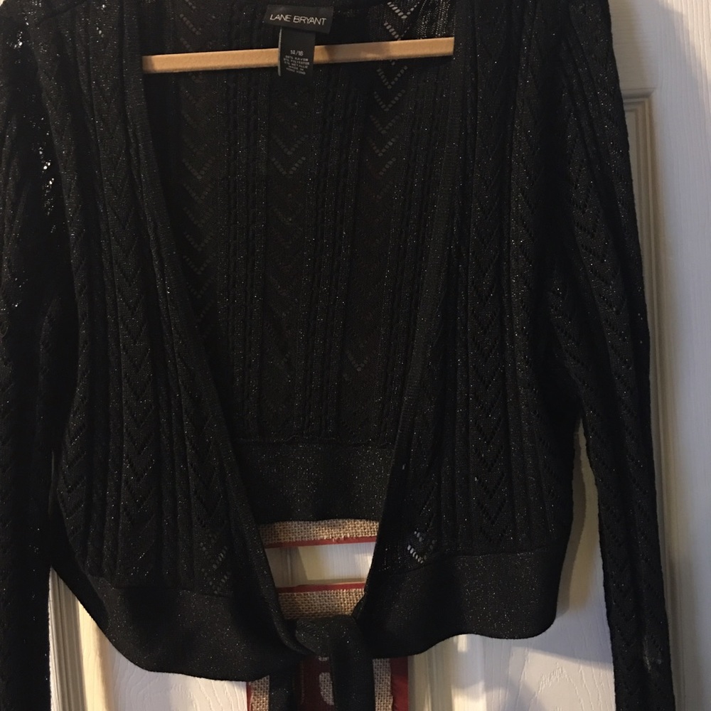 Short lightweight glimmer black sweaterw/long ties