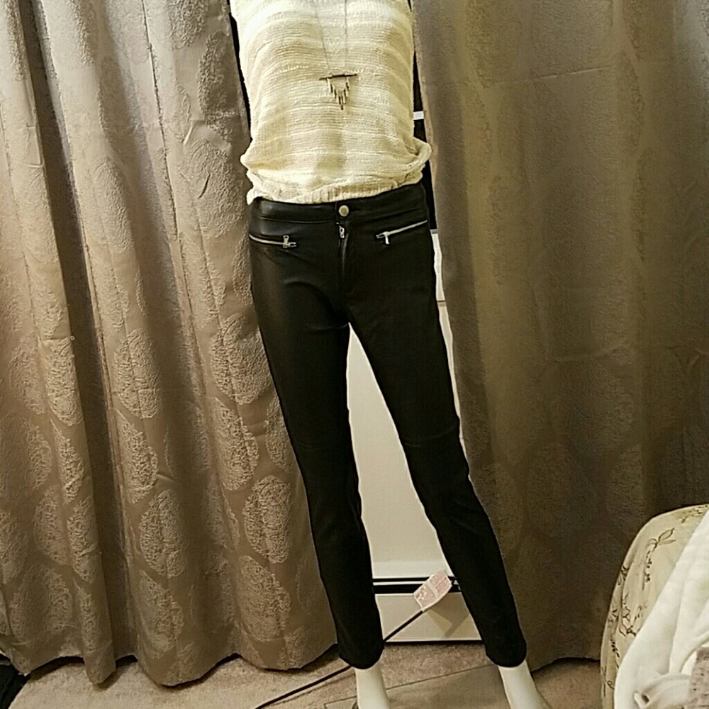 Faux leather skinny pants