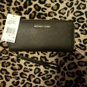 Michael kors Large wallet wristlet