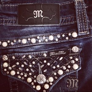 $4️⃣8️⃣*NEW*Miss Me Bootcut Pearl Jeans Size 28 30