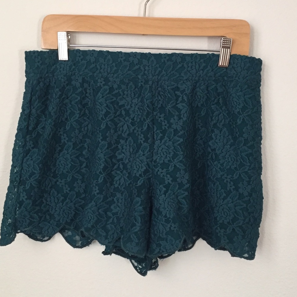 Free People { Laced Scalloped Shorts }