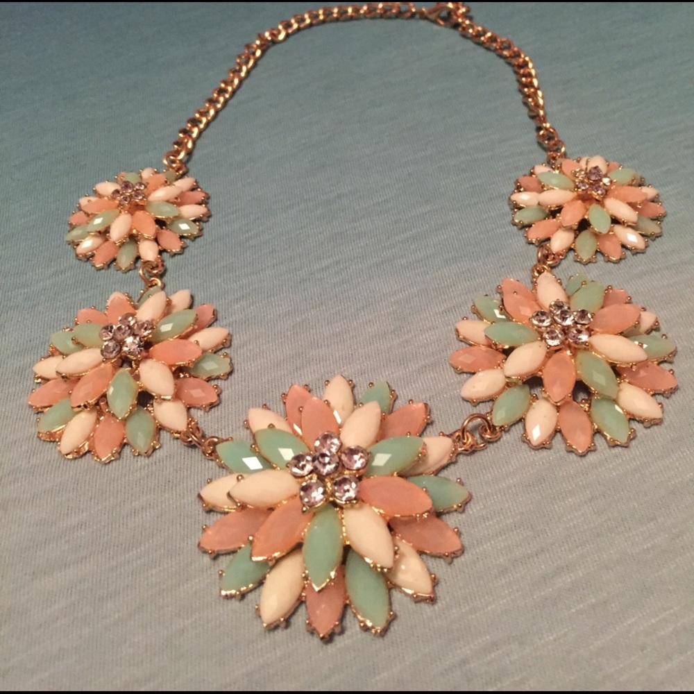 Riah Fashion Green~Pink Floral Statement necklace