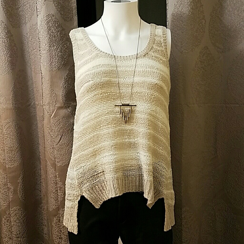 Lose knit beige and cream high-low tank top