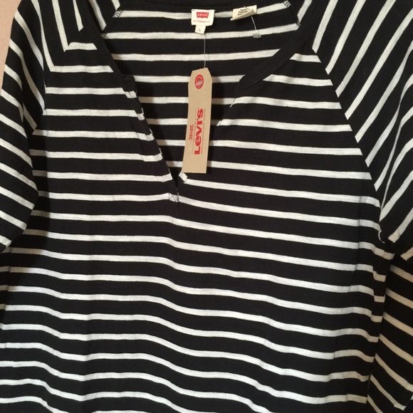 NWT Levis stripes blouse, long sleeves, size L. - Picture 2 of 3