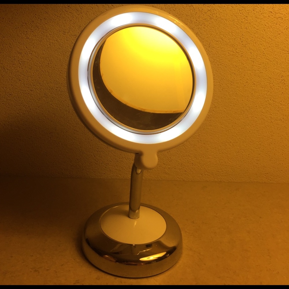 Cosmetic Magnified Mirror