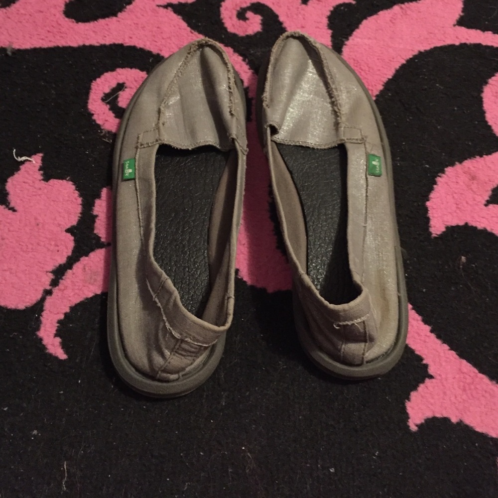 Great condition other than mud stains on the back