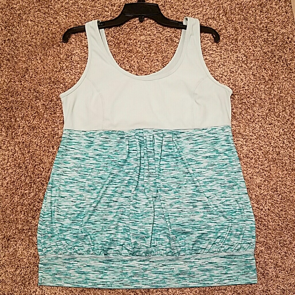 Fitness tank with bra