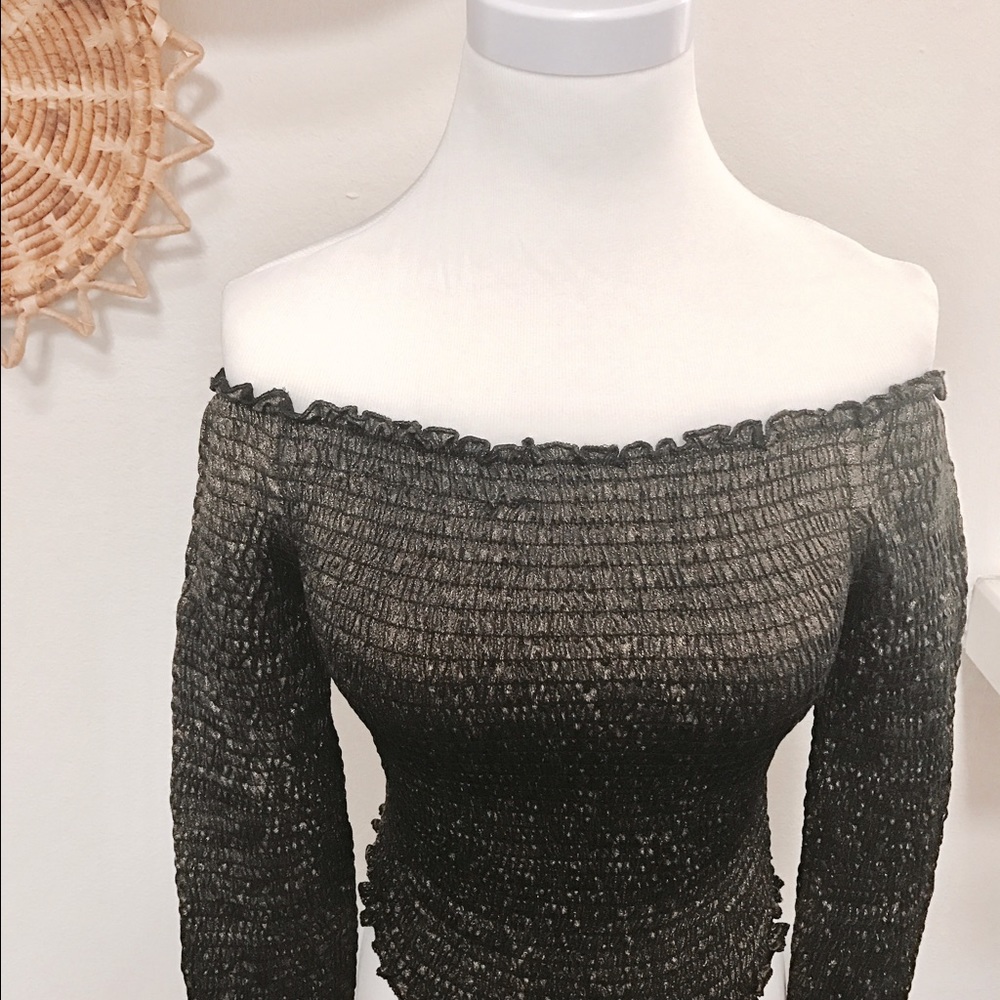 NWT Medium Kimchi Blue off the shoulder crop too
