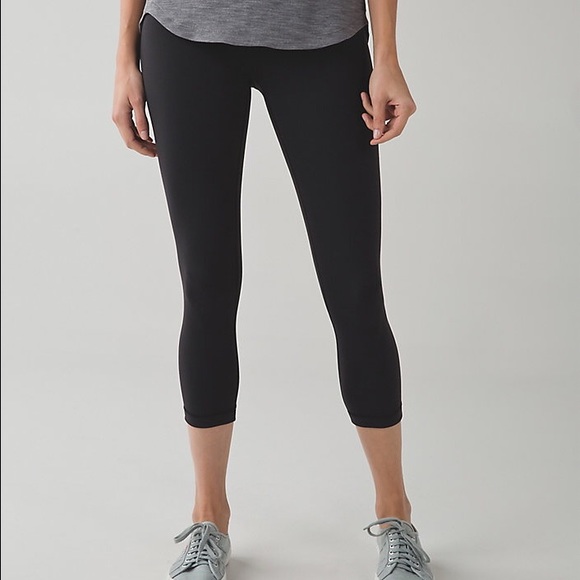 SOLD Reversible Lululemon Cropped Wunder Unders - Picture 1 of 6