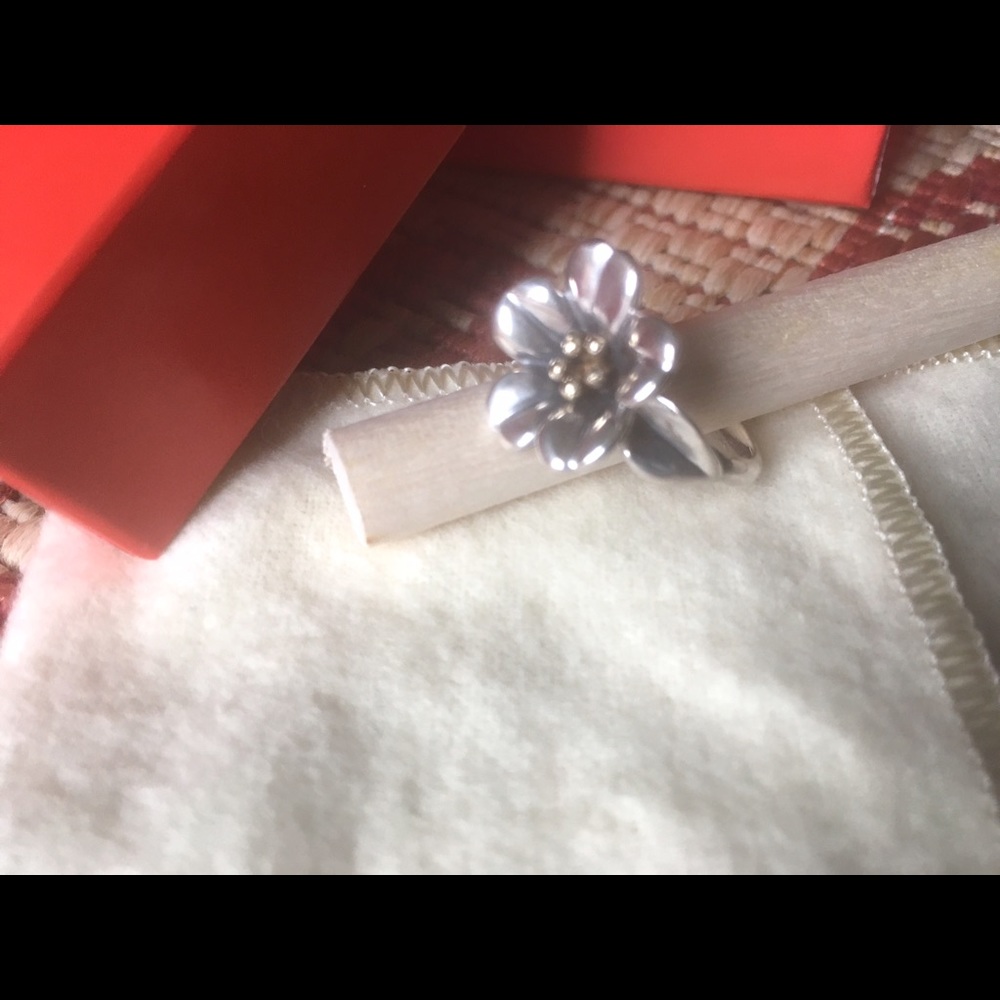 James Avery Flower Ring size 5 1/2