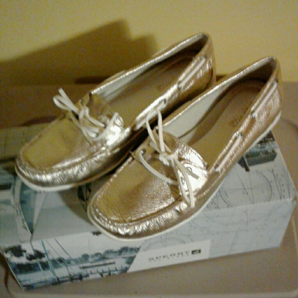 Sperry topsiders