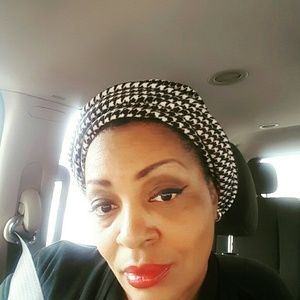 Meet your Posher, Sharon
