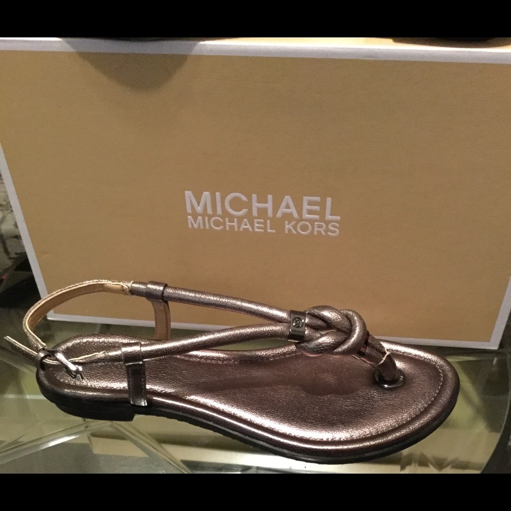 MICHAEL KORS HOLLY METALLIC SANDAL👣