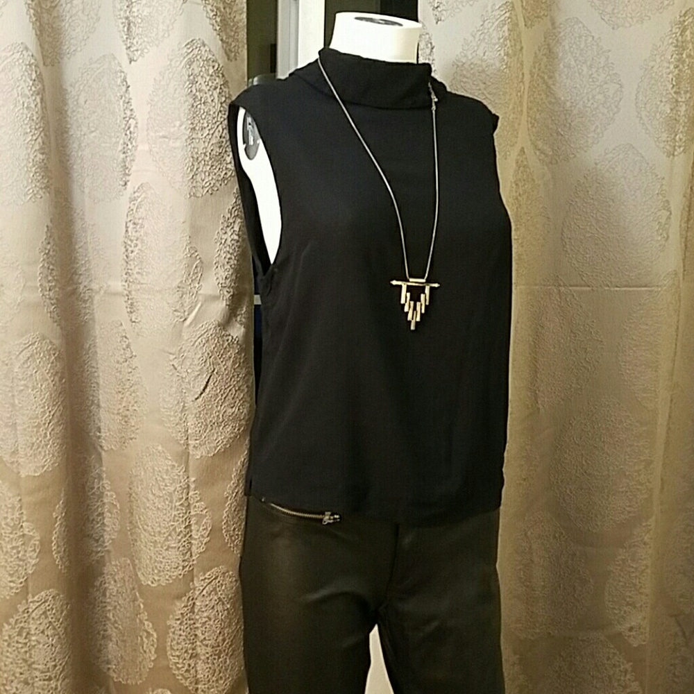 Mock neck sleeveless top