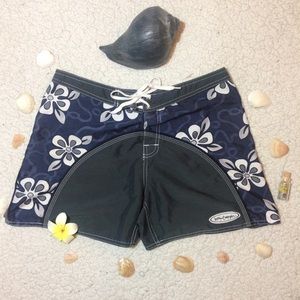 🚫 SOLD 🌸🌴 Island Magic Hawaii Surf Shorts