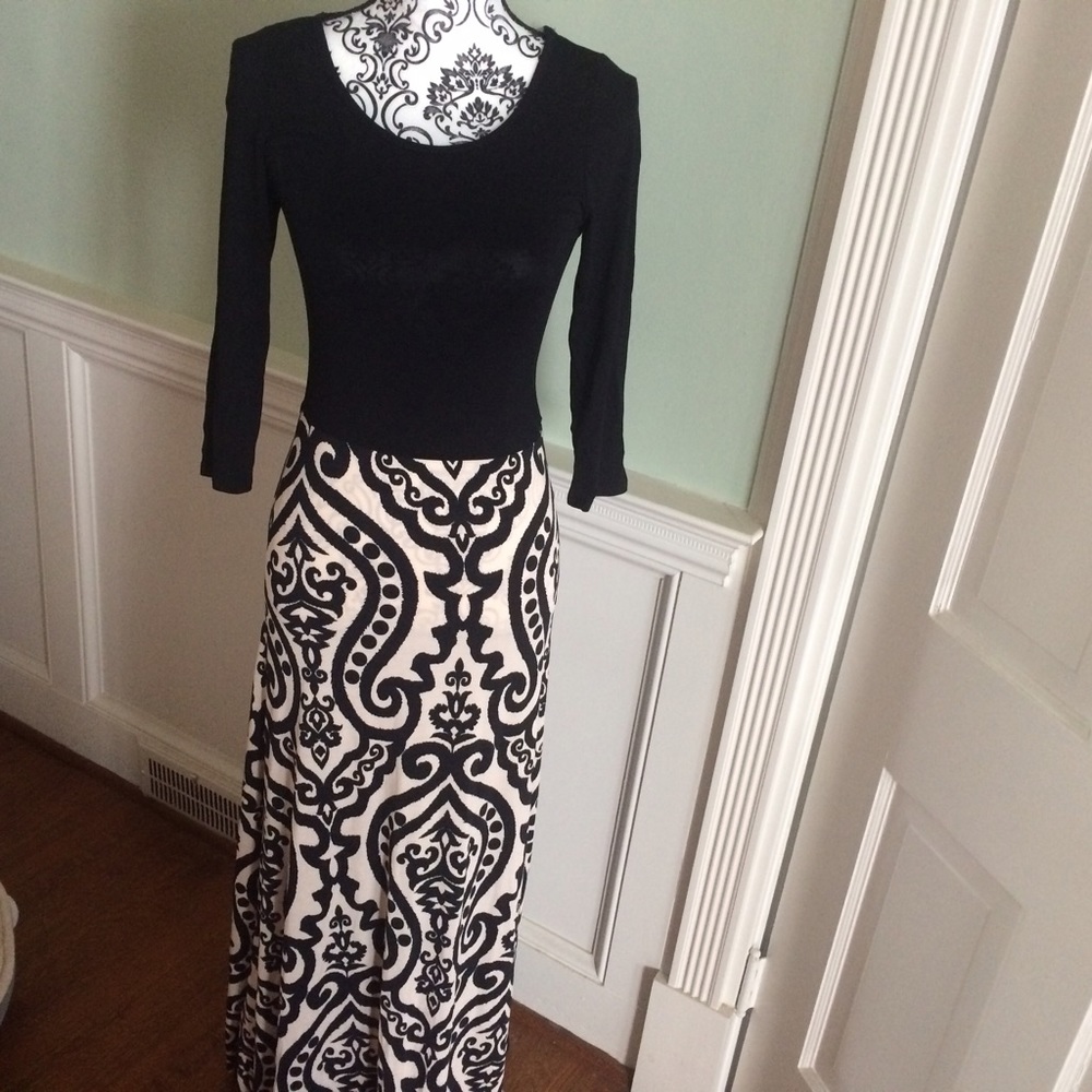 Black Demask Maxi Dress