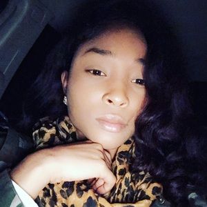 Meet your Posher, Destinee