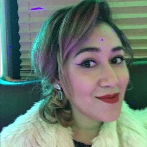 Meet your Posher, Elissa