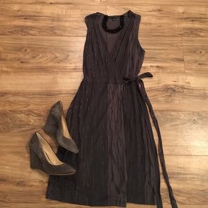 Banana Republic Sleeveless Wrap Dress Size Small