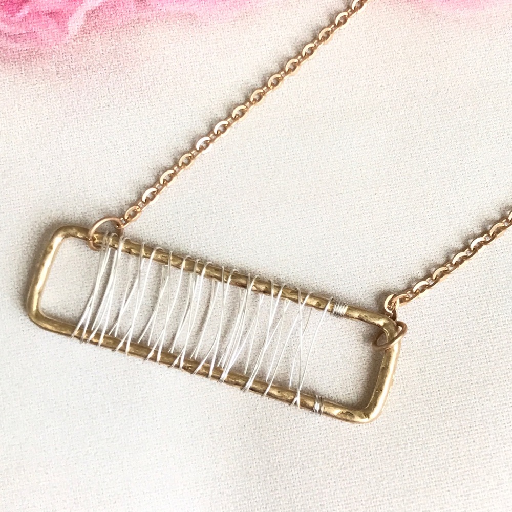 ❤BOGO WIRED FRAME PENDANT NECKLACE
