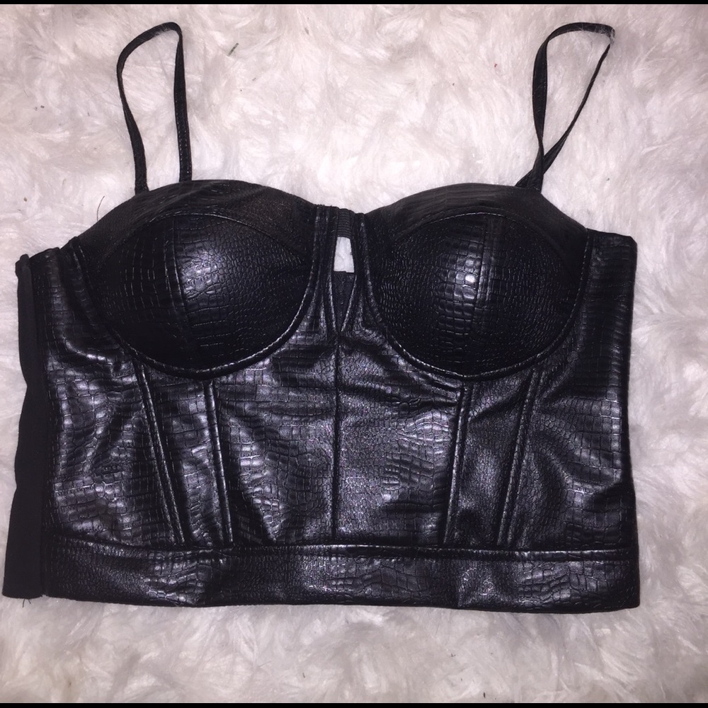 Guess Crop top