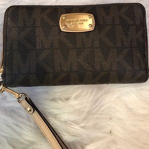 Brown Michael Kors Wallet Wristlet