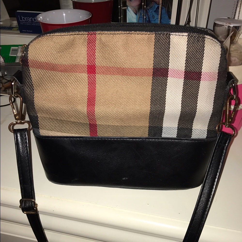 Knockoff Burberry cross body