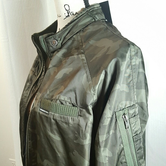 Member's Only Women's Jacket  - L - Picture 3 of 5
