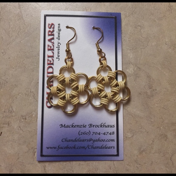 SNOWFLAKE STYLE EARRINGS - Picture 1 of 1