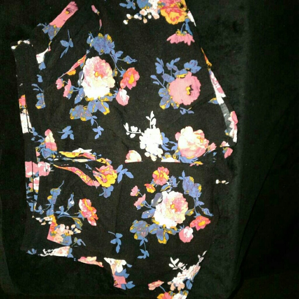 Floral short shorts