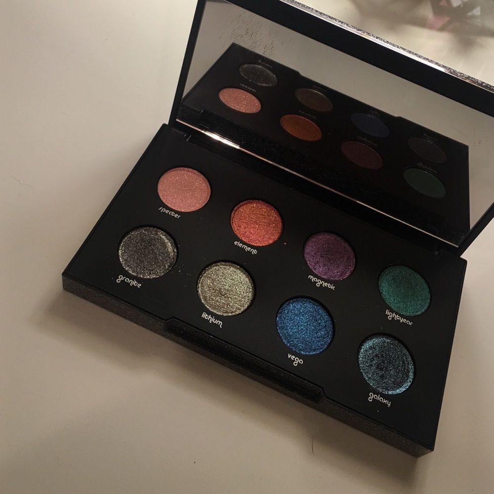 New authentic urban decay moon dust palette.