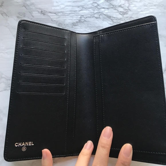 Authentic Chanel wallet with silver CC logo - Picture 6 of 8