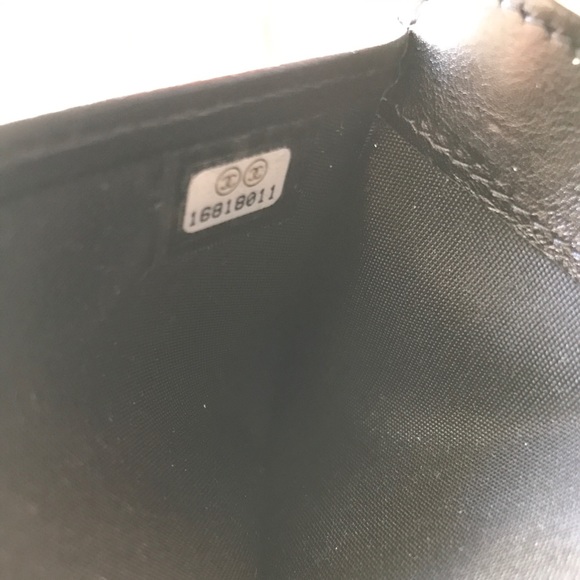 Authentic Chanel wallet with silver CC logo - Picture 8 of 8